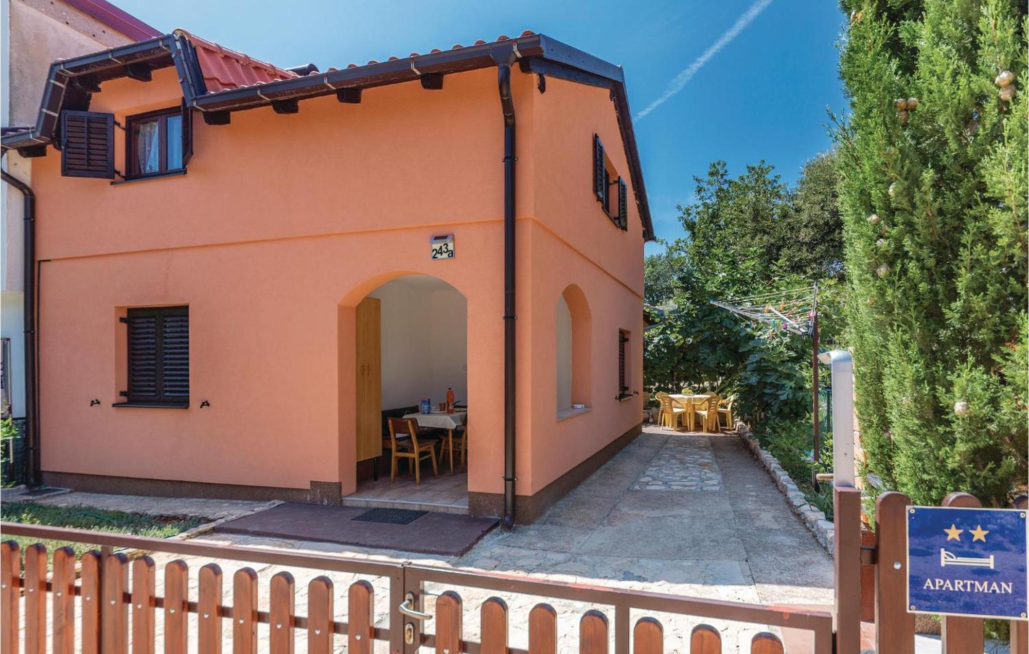 Amazing Apartment In Pavicini With Kitchen Exterior foto
